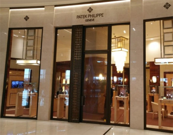 百达翡丽机芯里面有划痕是啥原因(图) 百达翡丽机芯里面有划痕是啥原因(图)