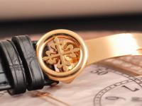 百达翡丽手表表盘有划痕怎么处理