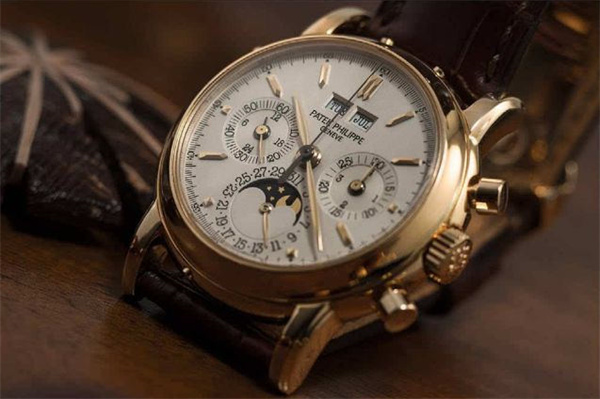 百达翡丽腕表表盘有划痕解决技巧详解(图) 百达翡丽腕表表盘有划痕解决技巧详解(图)