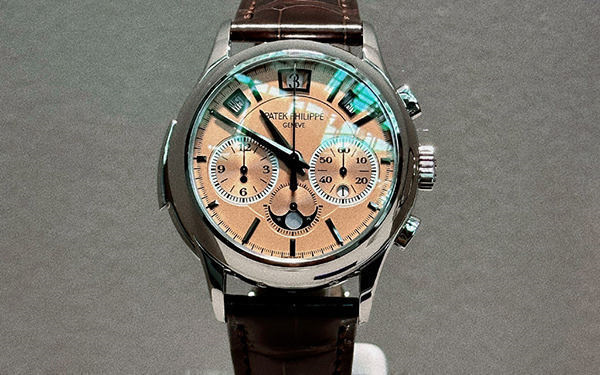 百达翡丽进灰了解决方法是什么(图) 百达翡丽进灰了解决方法是什么(图)